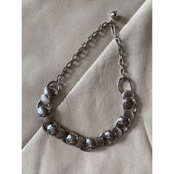 Vintage Necklace Silver Tone Collar Chain Mod Circle Circular - Picture 1 of 6
